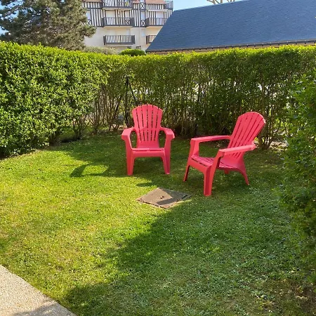 T2 Jardinet, Acces Direct Plage Cabourg Exterior photo