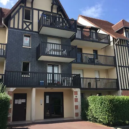 T2 Jardinet, Acces Direct Plage Cabourg Exterior photo